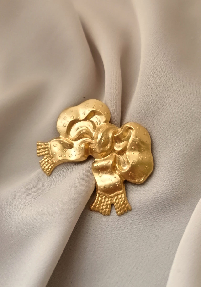 VICTORIAN LACE BROOCH – La Géométrie Jewels