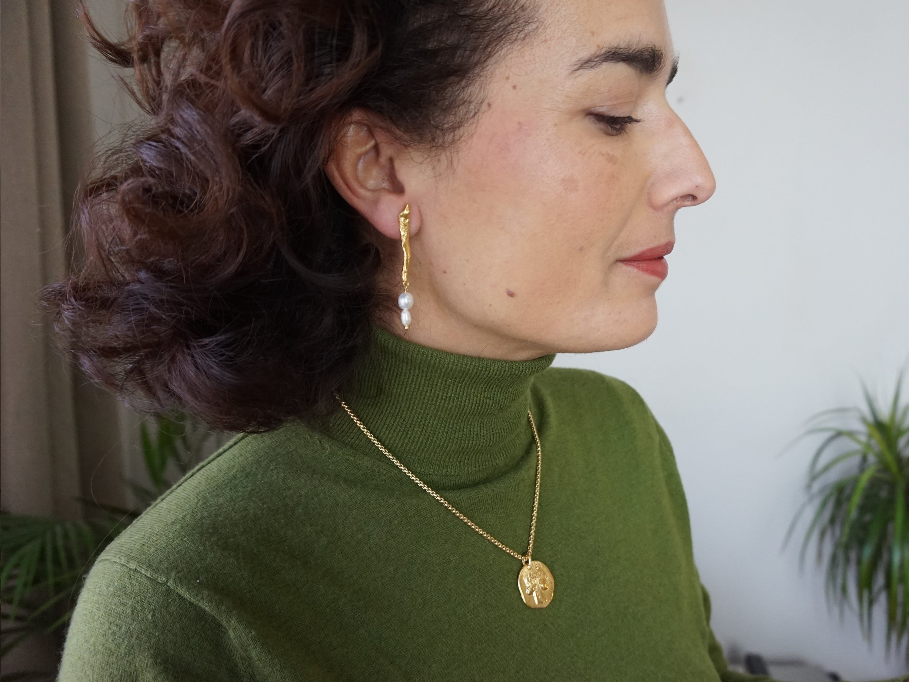 PEARL AND BAR EARRINGS