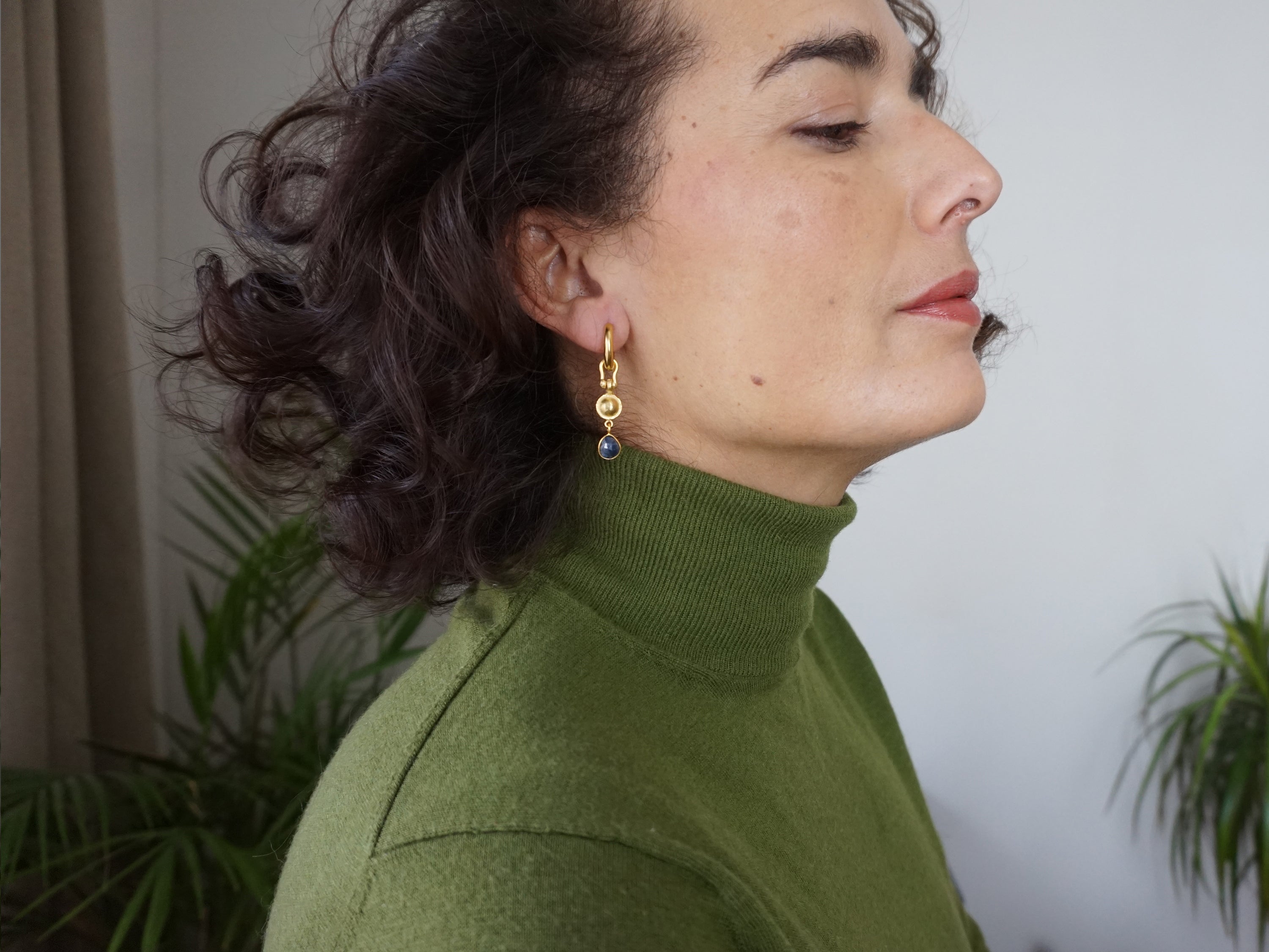 ROMAN SAPPHIRE EARRINGS