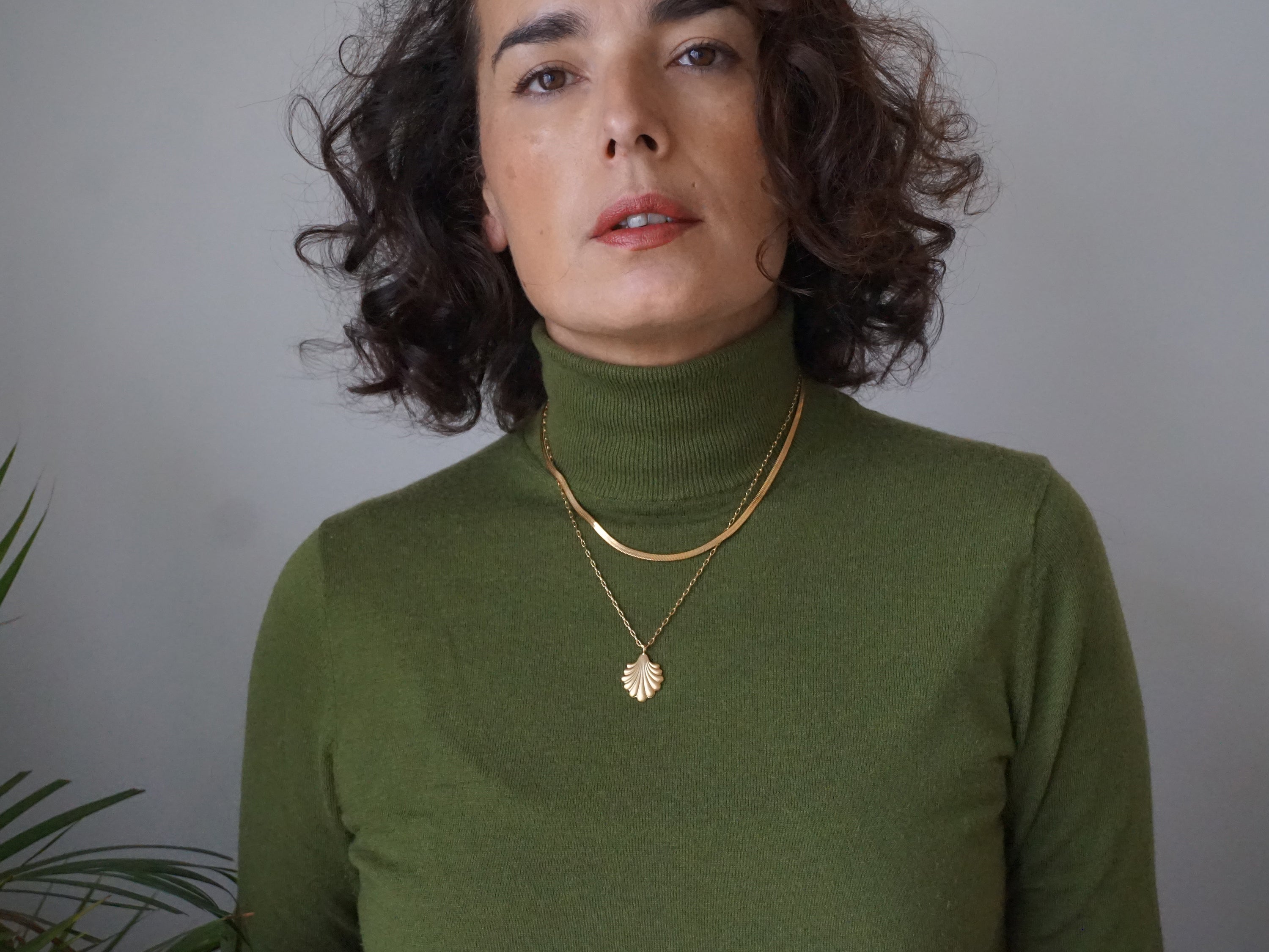 VICTORIAN SHELL NECKLACE