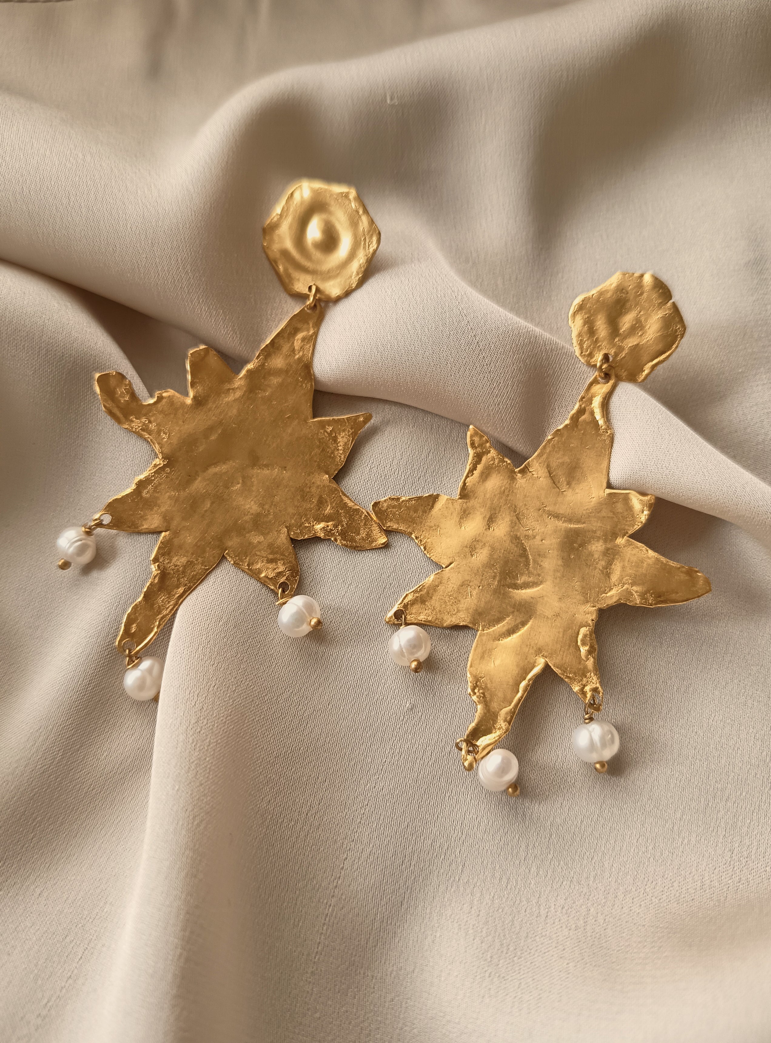 MELTED STAR EARRINGS