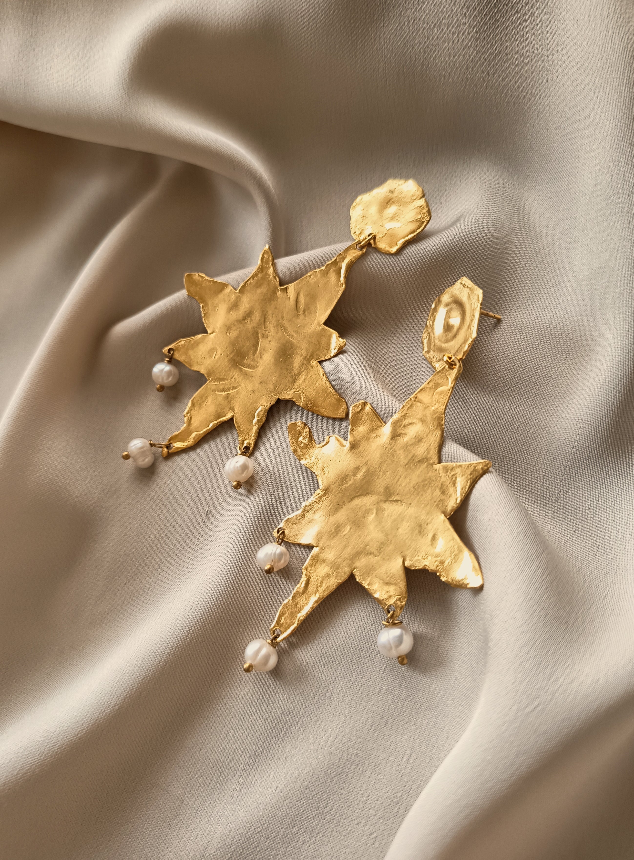 MELTED STAR EARRINGS