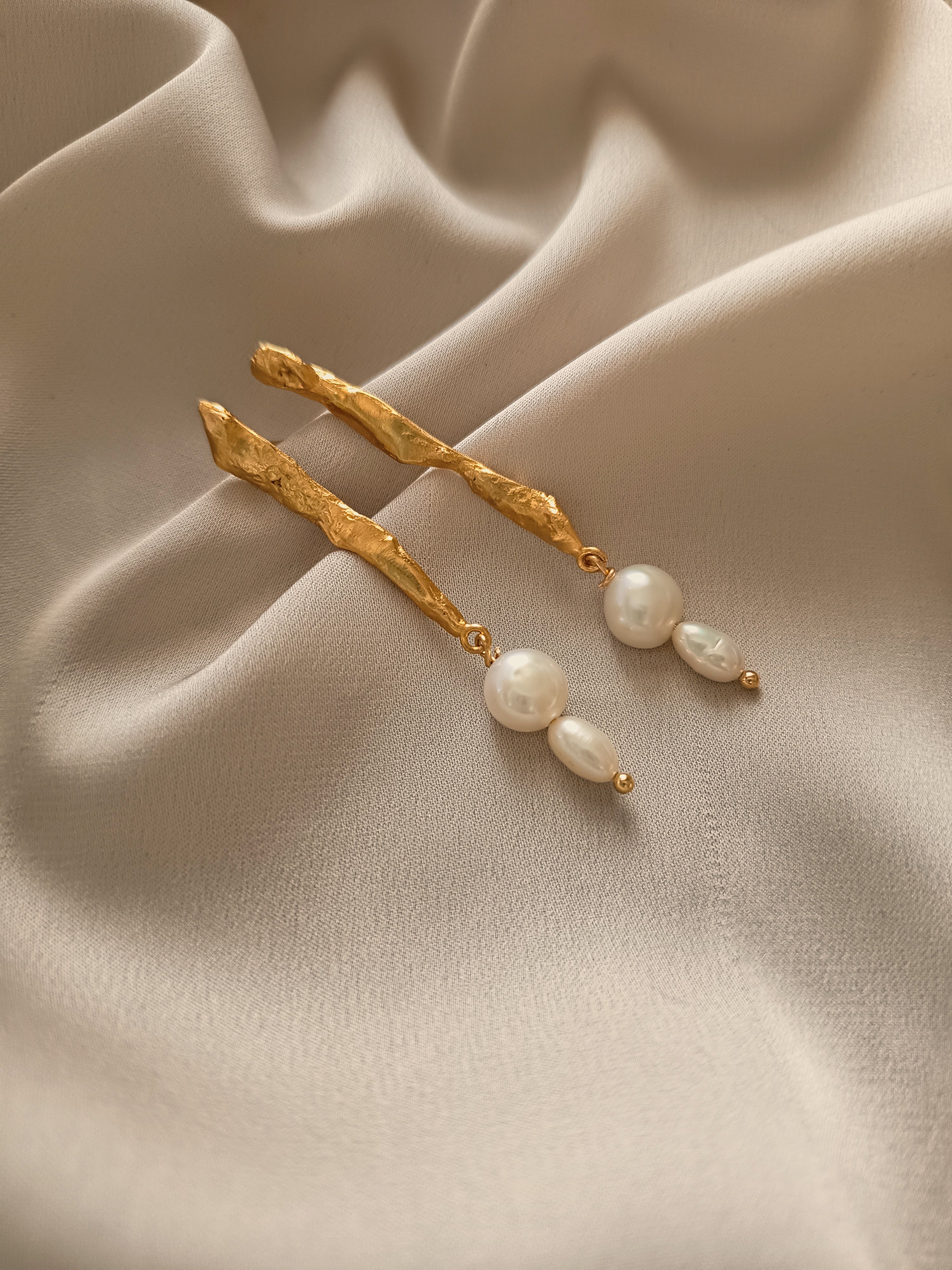 PEARL AND BAR EARRINGS