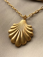 VICTORIAN SHELL NECKLACE