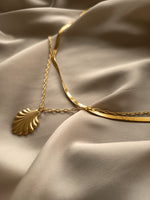 VICTORIAN SHELL NECKLACE